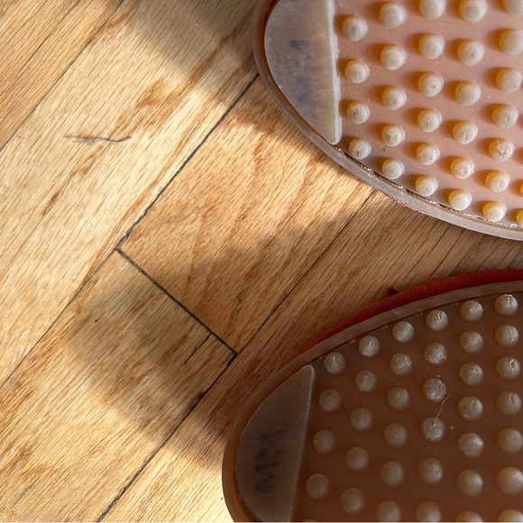 Red Minnetonka moccasins size 9 - Picture 5 of 7